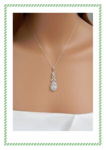 Minimal simple diamond pendant